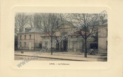 Carte postale ancienne La Préfecture — Laval (Mayenne)