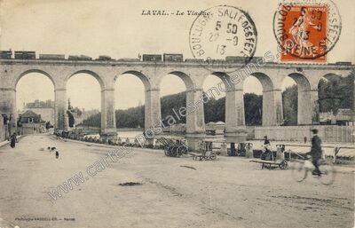 Carte postale ancienne Le Viaduc — Laval (Mayenne)