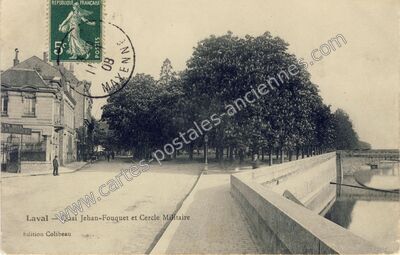 Carte postale ancienne Quai Jehan-Fouquet et Cercle Militaire — Laval (Mayenne)