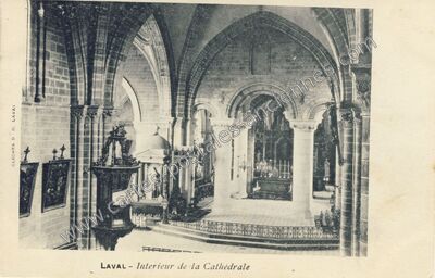 Carte postale ancienne Intérieur de la Cathédrale — Laval (Mayenne)