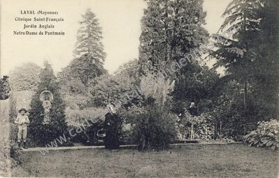 Carte postale ancienne Clinique Saint-François, Jardin Anglais, Notre-Dame de Pontmain — Laval (Mayenne)