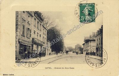 Carte postale ancienne Avenue des deux Gares — Laval (Mayenne)