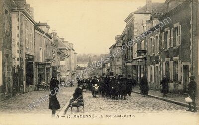 Carte postale ancienne La Rue Saint-Martin — Mayenne (Mayenne)