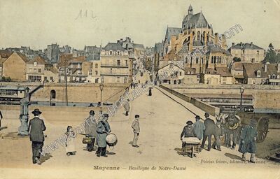 Carte postale ancienne Basilique de Notre-Dame — Mayenne (Mayenne)