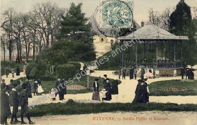 Carte postale ancienne Jardin Public et Kiosque — Mayenne (Mayenne)
