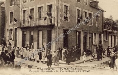 Carte postale ancienne Mercerie - Bonneterie — Mayenne (Mayenne)
