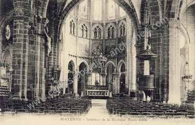 Carte postale ancienne Intérieur de la Basilique Notre-Dame — Mayenne (Mayenne)