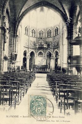 Carte postale ancienne Intérieur de Notre-Dame — Mayenne (Mayenne)