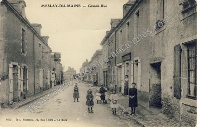 Carte postale ancienne Grande-Rue — Meslay-du-Maine (Mayenne)