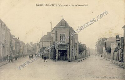 Carte postale ancienne Place Chamaillard — Meslay-du-Maine (Mayenne)