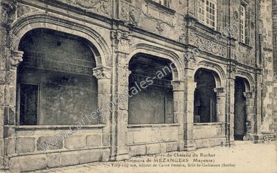 Carte postale ancienne Galeries du Château du Rocher — Mézangers (Mayenne)