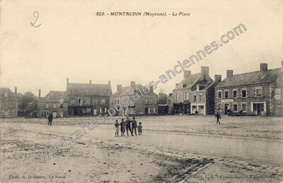 Carte postale ancienne La Place — Montaudin (Mayenne)