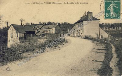 Carte postale ancienne Le Remblai et le Cimetière — Nuillé-sur-Vicoin (Mayenne)