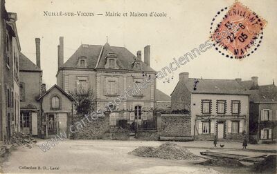 Carte postale ancienne Mairie et Maison d'école — Nuillé-sur-Vicoin (Mayenne)