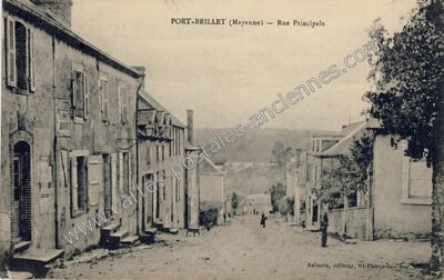 Carte postale ancienne Rue Principale — Port-Brillet (Mayenne)