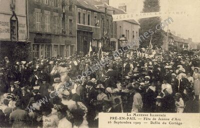 Carte postale ancienne La Mayenne Illustrée — Fête de Jeanne d'Arc — Défilé du Cortège — Pré-en-Pail (Mayenne)