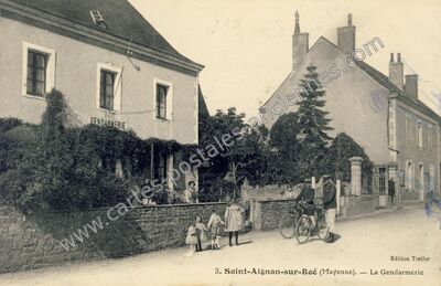 Carte postale ancienne La Gendarmerie — Saint-Aignan-sur-Roë (Mayenne)