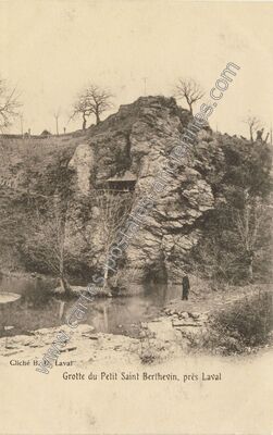 Carte postale ancienne Grotte du Petit Saint Berthevin — Saint-Berthevin (Mayenne)