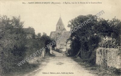 Carte postale ancienne L'Église, vue de la Route de la Guérouillère — Saint-Denis-d'Anjou (Mayenne)