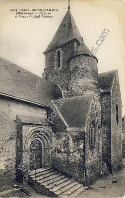 Carte postale ancienne L'Eglise et Vieux Portail Roman — Saint-Denis-d'Anjou (Mayenne)