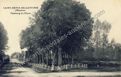 Carte postale ancienne Faubourg Le Doyen — Saint-Denis-de-Gastines (Mayenne)