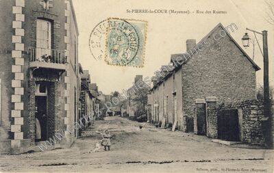 Carte postale ancienne Rue des Ruettes — Saint-Pierre-la-Cour (Mayenne)