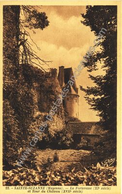 Carte postale ancienne La Forteresse et Tour du Château — Sainte-Suzanne (Mayenne)