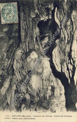 Carte postale ancienne Intérieur des Grottes - Galerie des Colonnes — Saulges (Mayenne)