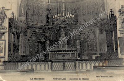 Carte postale ancienne Intérieur de l'Eglise — Andouillé (Mayenne)