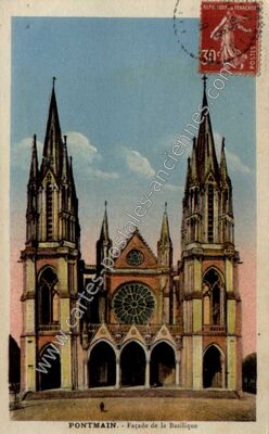 Carte postale ancienne Façade de la Basilique — Pontmain (Mayenne)