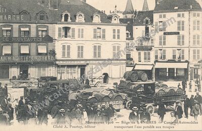 Carte postale ancienne Manœuvres 1906 — Siège — Camions-Automobiles transportant l'eau potable aux troupes — Langres (Haute-Marne)