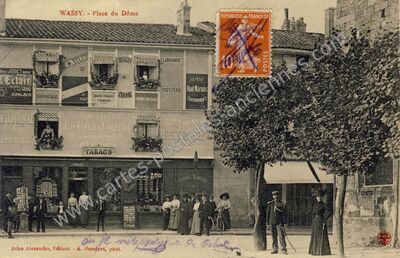 Carte postale ancienne Place du Dôme — Wassy (Haute-Marne)