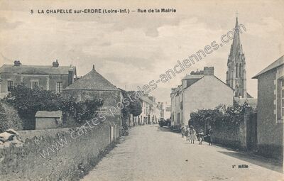 Carte postale ancienne Rue de la Mairie — La Chapelle-sur-Erdre (Loire-Atlantique)