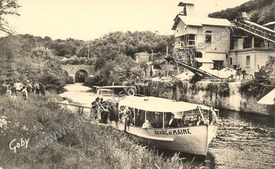Carte postale ancienne Bateau "Sèvre et Maine — Château-Thébaud (Loire-Atlantique)
