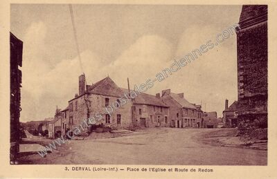 Carte postale ancienne Place de l'Eglise et Route de Redon — Derval (Loire-Atlantique)