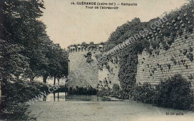 Carte postale ancienne Remparts / Tour de l'Abreuvoir — Guérande (Loire-Atlantique)