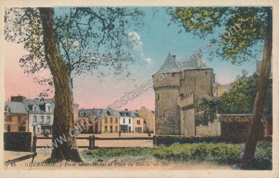 Carte postale ancienne Porte Saint-Michel et Place du Marché-au-Bois — Guérande (Loire-Atlantique)