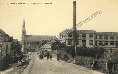 Carte postale ancienne L'Église et la Tannerie — Issé (Loire-Atlantique)