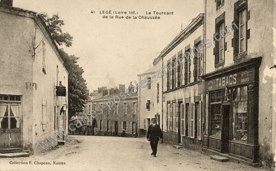 Carte postale ancienne Le Tournant de la Rue de la Chaussée — Legé (Loire-Atlantique)