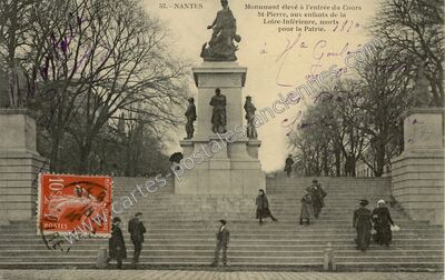 Carte postale ancienne Monument élevé à l'entrée du Cours St-Pierre, aux enfants de la Loire-Inférieure — Nantes (Loire-Atlantique)