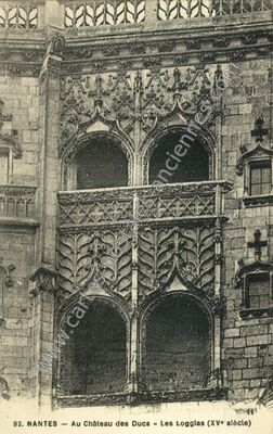 Carte postale ancienne Au Château des Ducs — Les Logglas (XVe siècle) — Nantes (Loire-Atlantique)