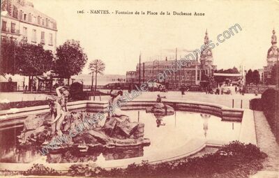 Carte postale ancienne Fontaine de la Place de la Duchesse Anne — Nantes (Loire-Atlantique)