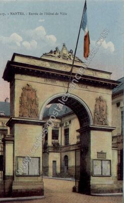 Carte postale ancienne Entrée de l'Hôtel de Ville — Nantes (Loire-Atlantique)