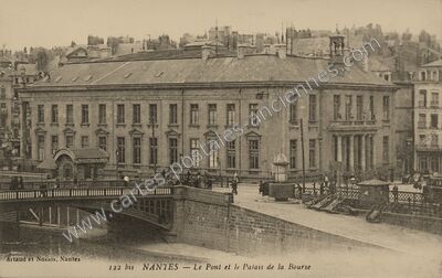 Carte postale ancienne Le Pont et le Palais de la Bourse — Nantes (Loire-Atlantique)