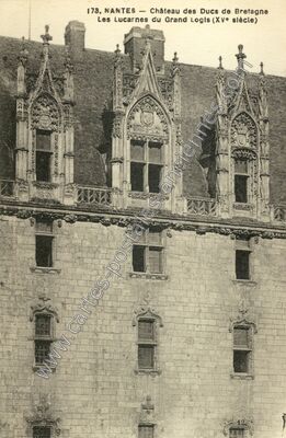 Carte postale ancienne Château des Ducs de Bretagne / Les Lucarnes du Grand Logis — Nantes (Loire-Atlantique)