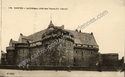 Carte postale ancienne Le Château, côté des Tours — Nantes (Loire-Atlantique)