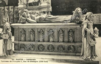 Carte postale ancienne Cathédrale / Tombeau de François II, Duc de Bretagne (Côté Sud) — Nantes (Loire-Atlantique)