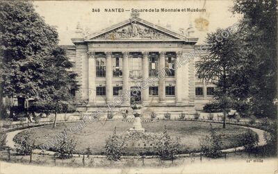 Carte postale ancienne Square de la Monnale et Muséum — Nantes (Loire-Atlantique)