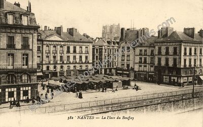 Carte postale ancienne La Place du Bouffay — Nantes (Loire-Atlantique)