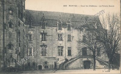 Carte postale ancienne Cour du Château - Le Palais Ducal — Nantes (Loire-Atlantique)